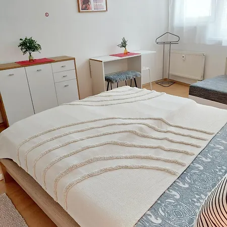 Apartment Castle With Terrace Self-check-in