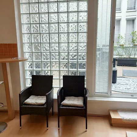 Castle With Terrace Self-check-in Μπρατισλάβα